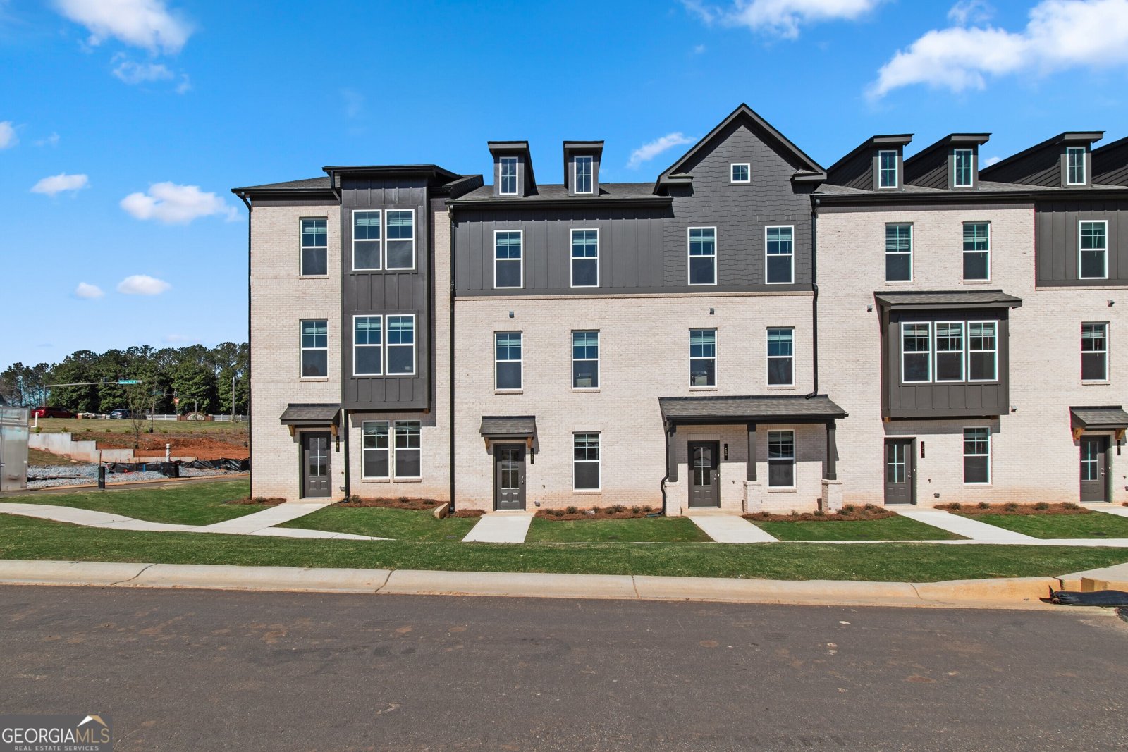 212 Daybreak Lane Newnan - 1