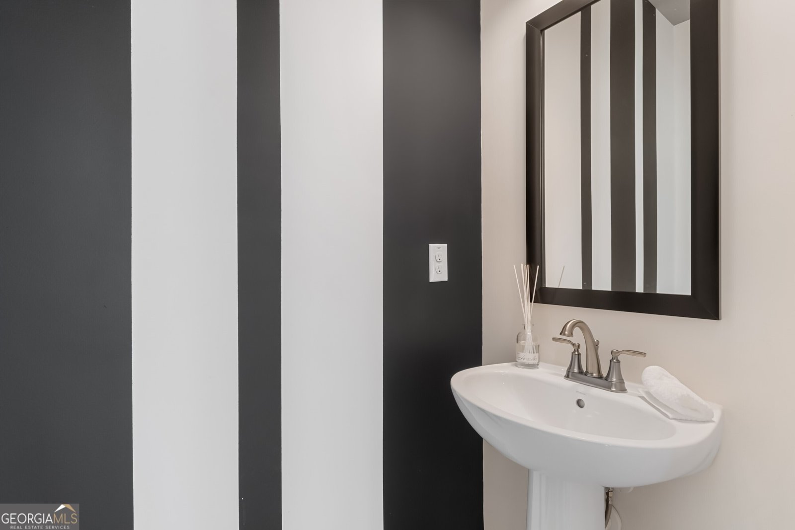 212 Daybreak Lane Newnan - 29