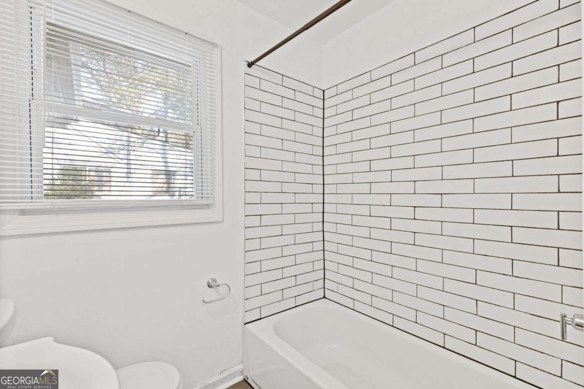 433 Lake Avenue Atlanta - 9