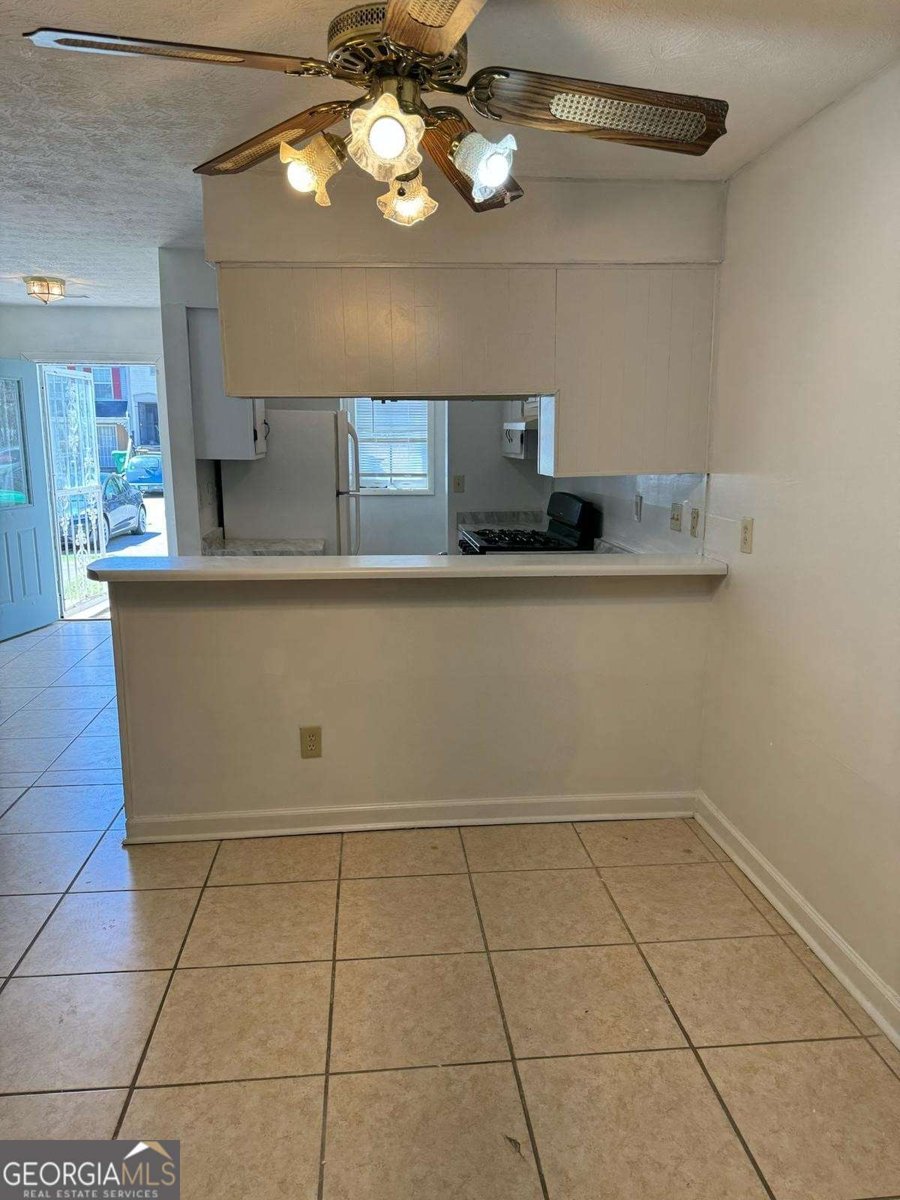 535 Prince Of Wales Stone Mountain - 4