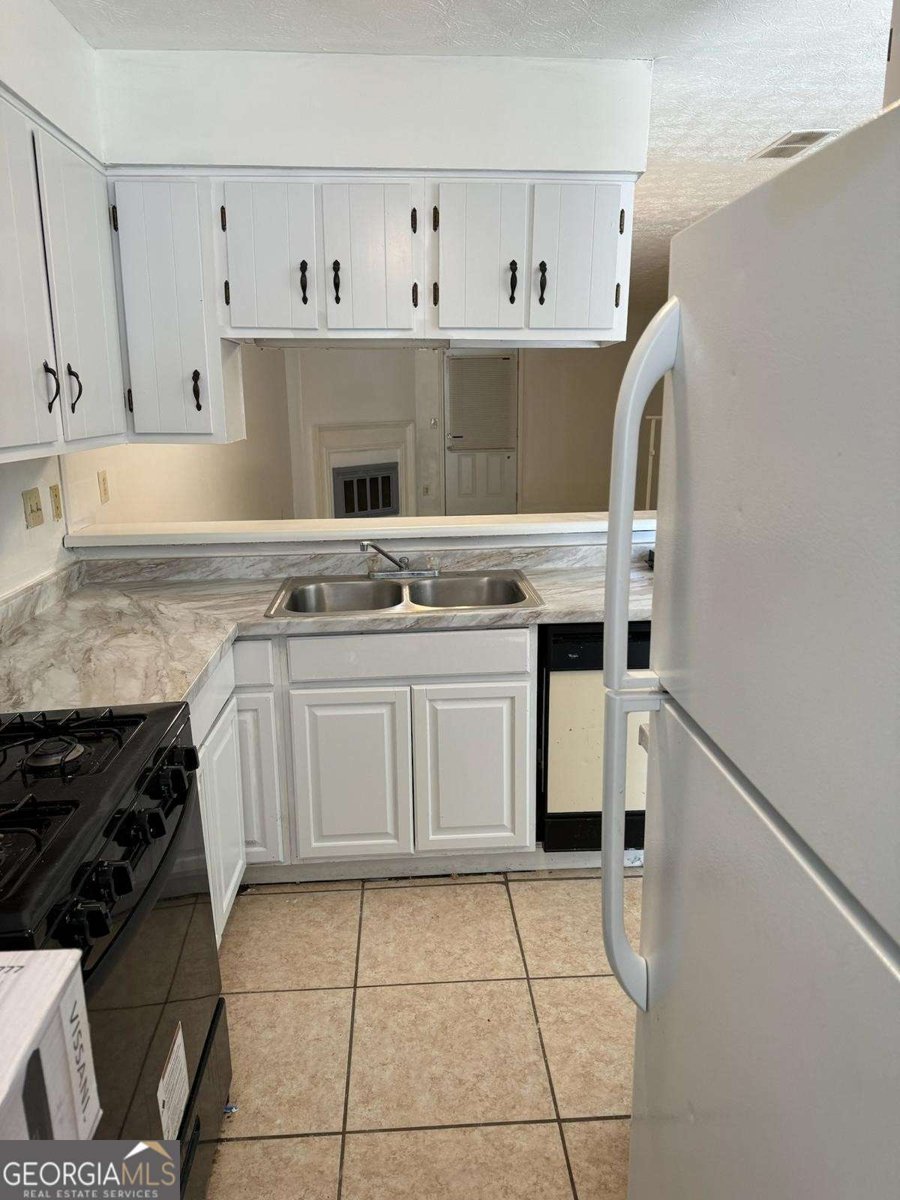 535 Prince Of Wales Stone Mountain - 6