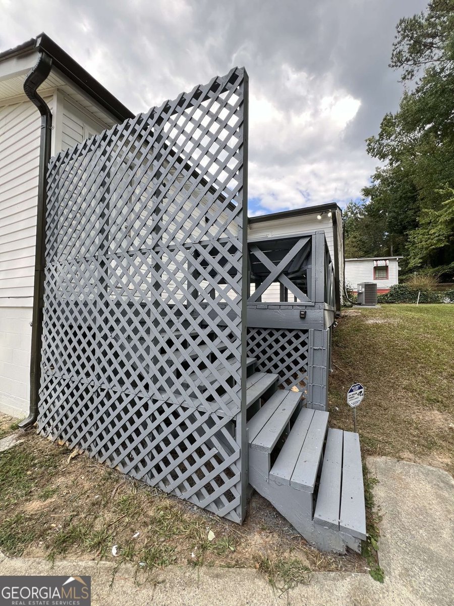 2747 Santa Barbara Drive Atlanta - 17