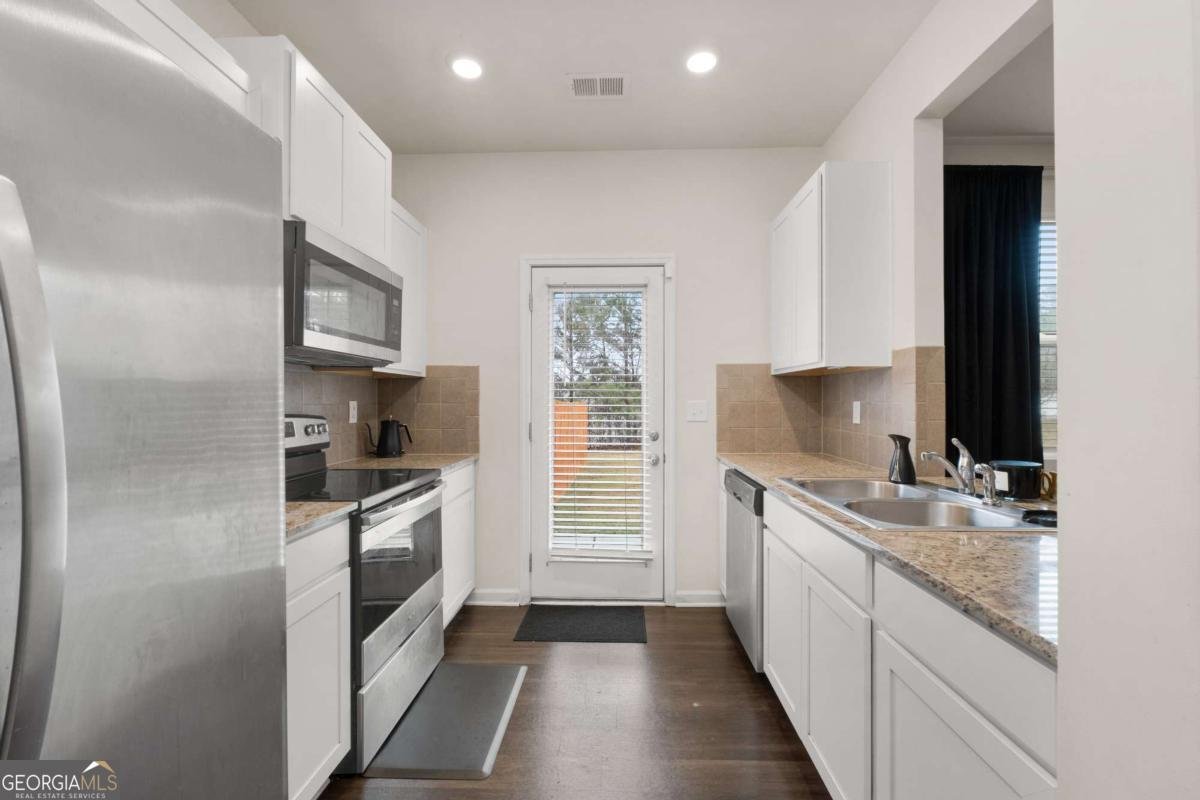 5656 UNION POINTE Drive Union City - 13