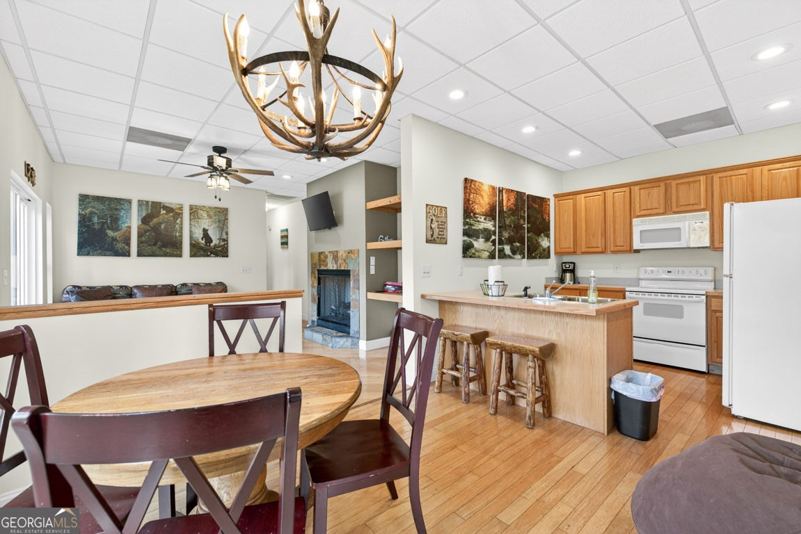 81 Dach Bruecke Gasse Helen - 5