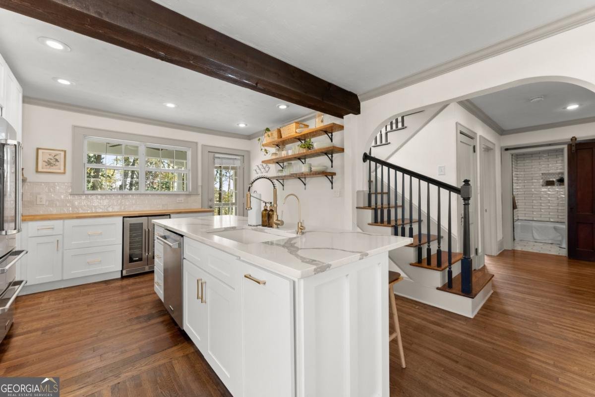 401 Ridgewood Avenue Gainesville - 19