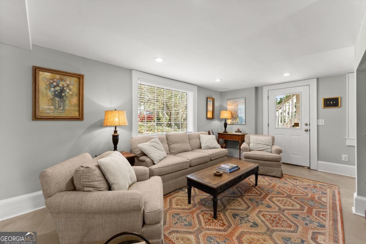 401 Ridgewood Avenue Gainesville - 39