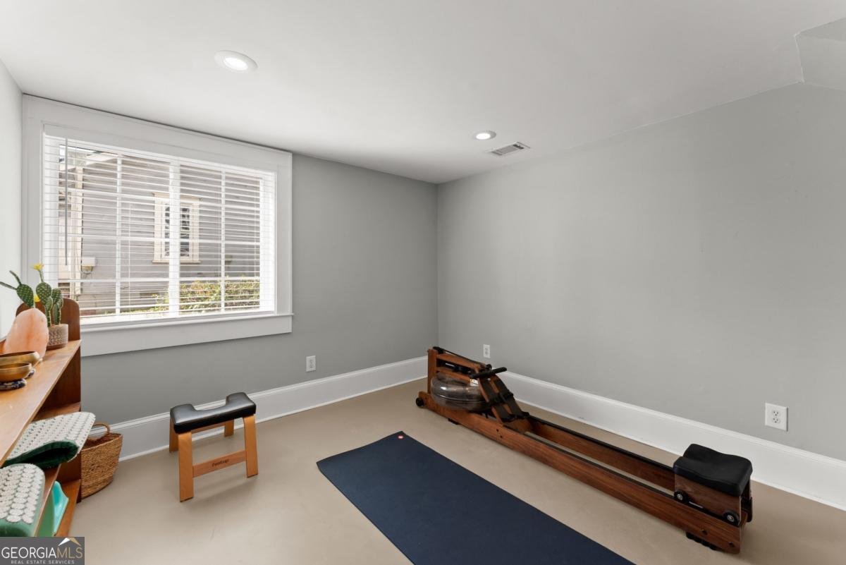 401 Ridgewood Avenue Gainesville - 43