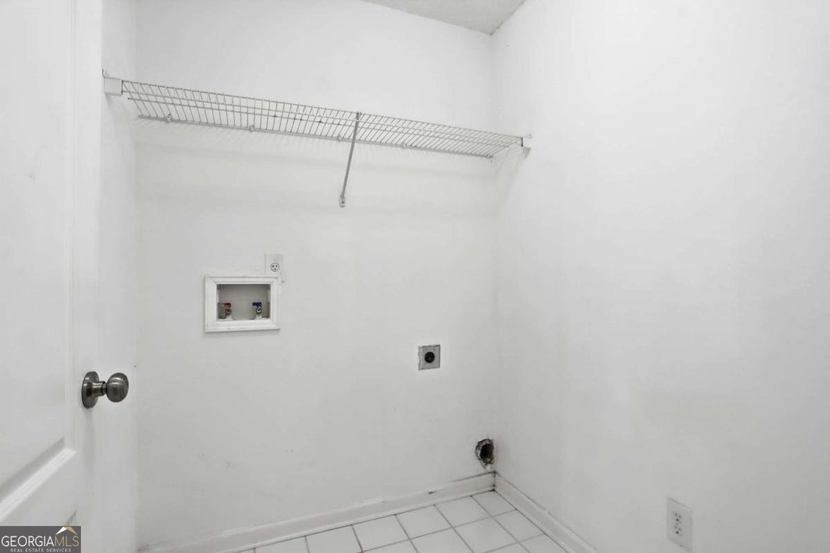 2772 Newtons Crest Circle Snellville - 27