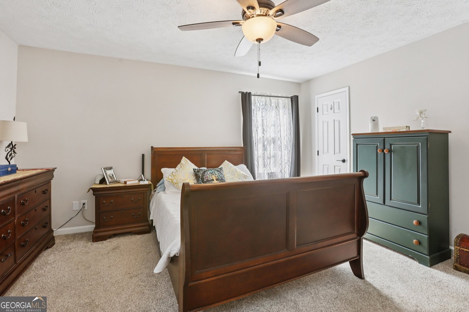 9725 Kings Road Gainesville - 28