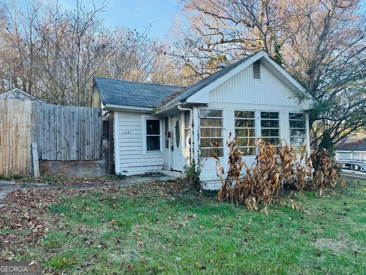 1041 S Harrison Rd Stone Mountain - main photo