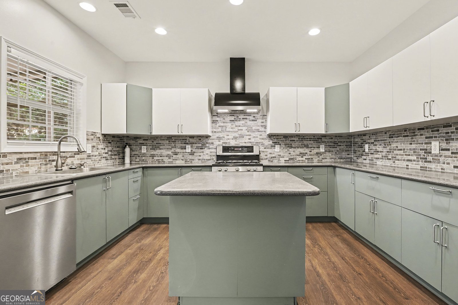 702 Lake Side Lane Canton - 15