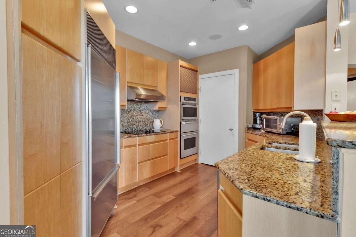 2828 Peachtree Road Atlanta - 10