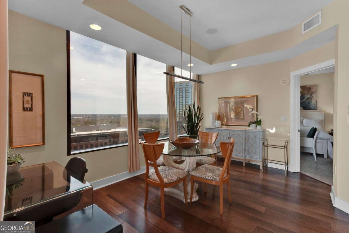 2828 Peachtree Road Atlanta - 12