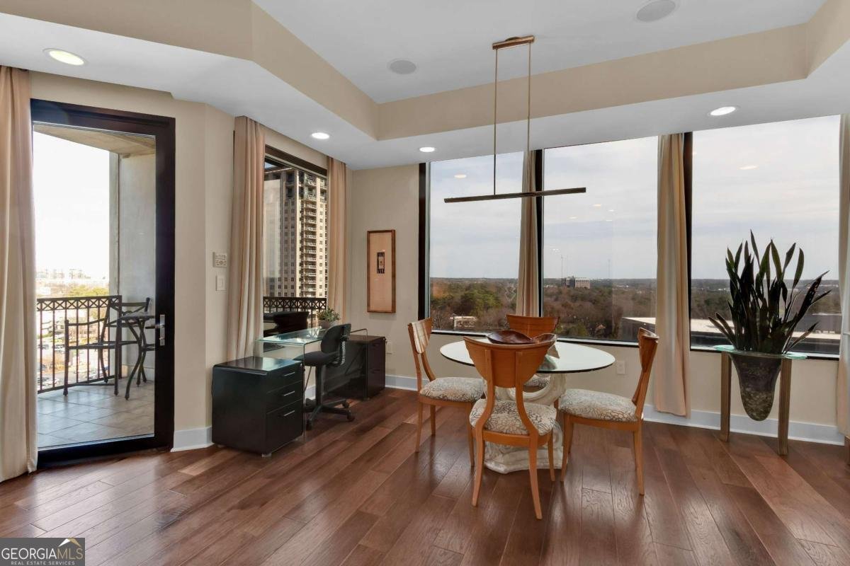 2828 Peachtree Road Atlanta - 14