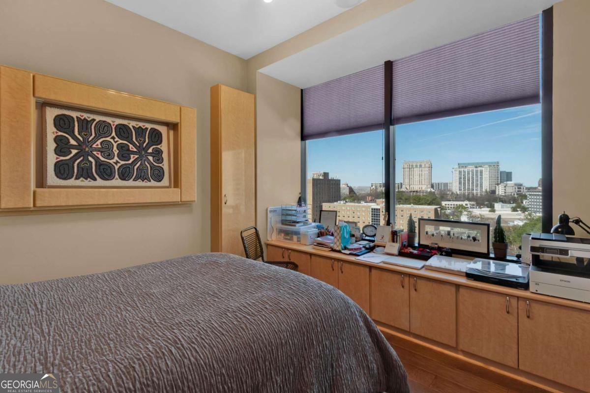 2828 Peachtree Road Atlanta - 23