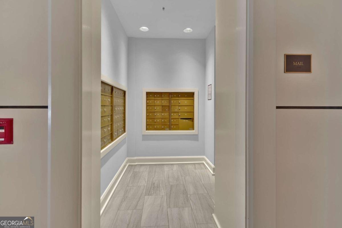 2828 Peachtree Road Atlanta - 26