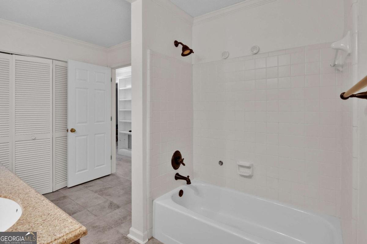 26204 Plantation Drive Atlanta - 25