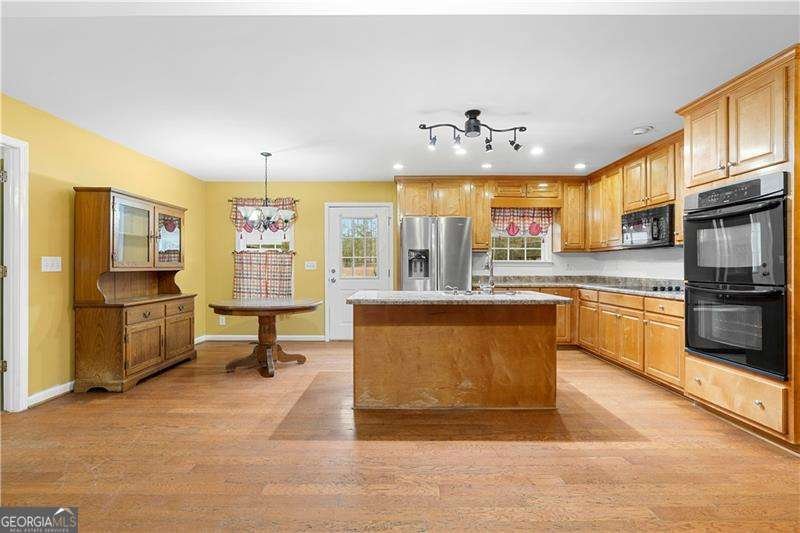 328 Rain Valley Circle Meansville - 11