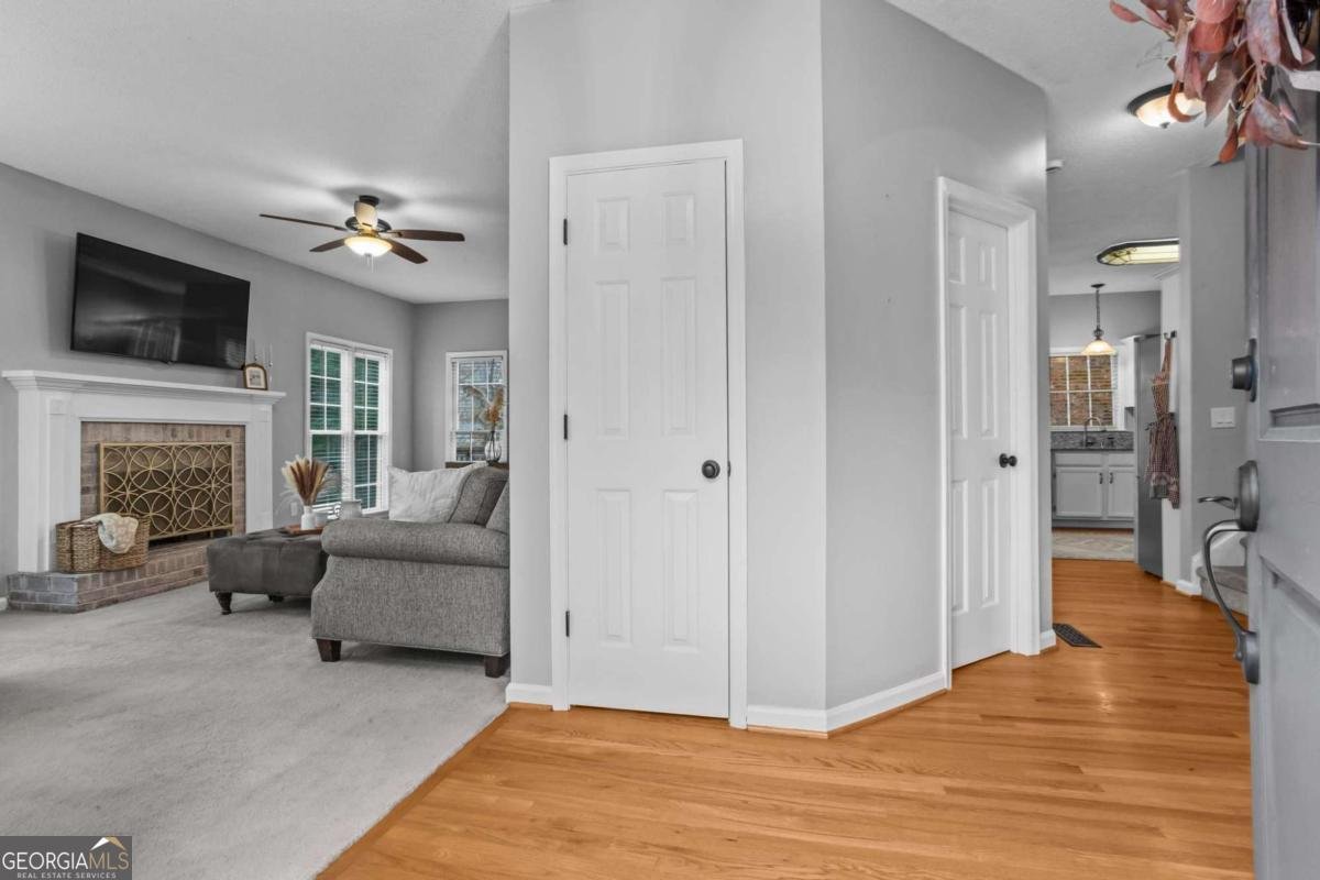 907 Feather Creek Lane Woodstock - 4