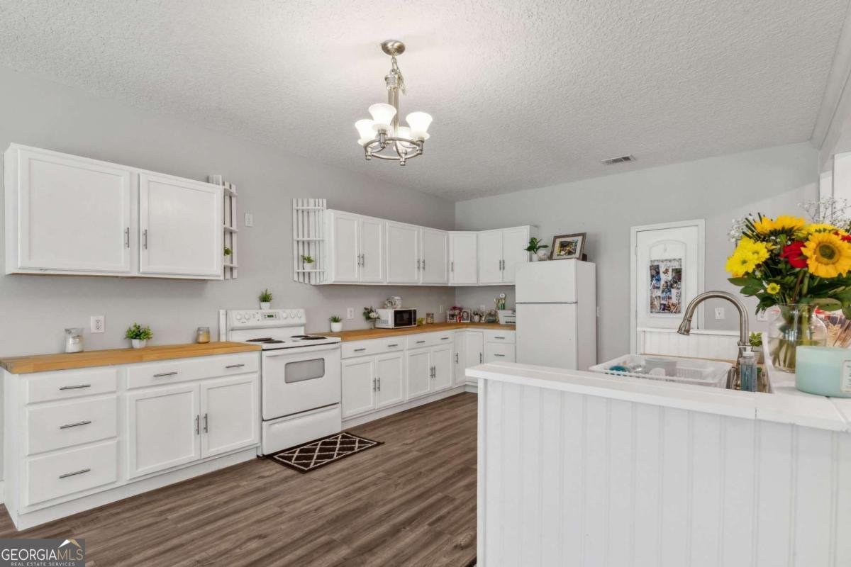 389 Magnolia Drive Waverly - 19