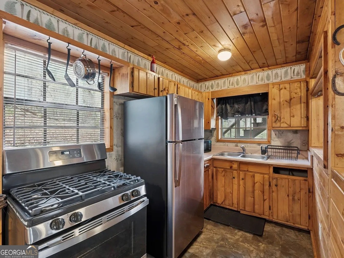 265 Wits End Way Cherry Log - 9