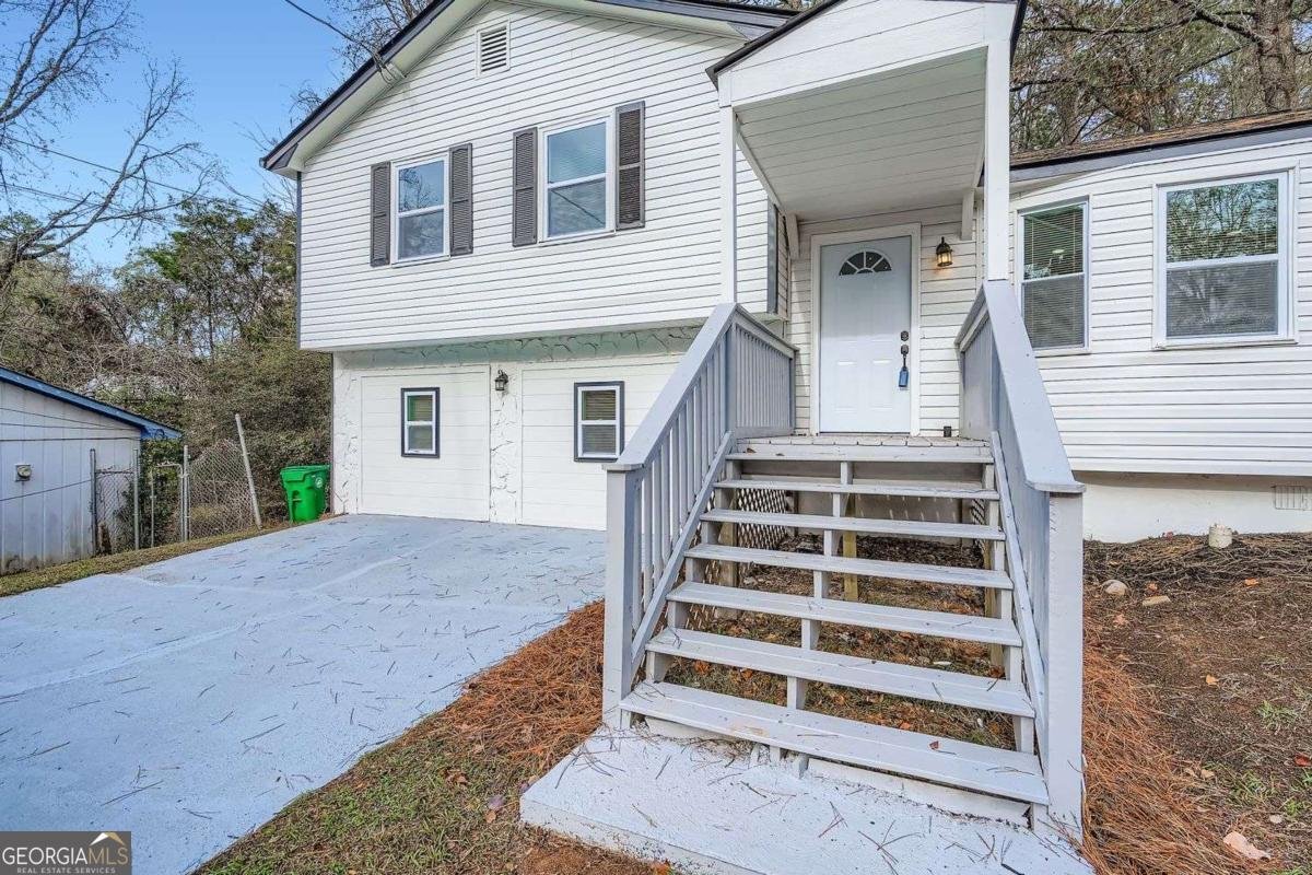 862 Sheppard Way Stone Mountain - 2