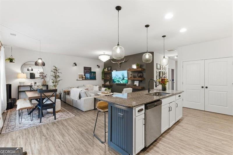 11 WILLOWRUN Rome - 17