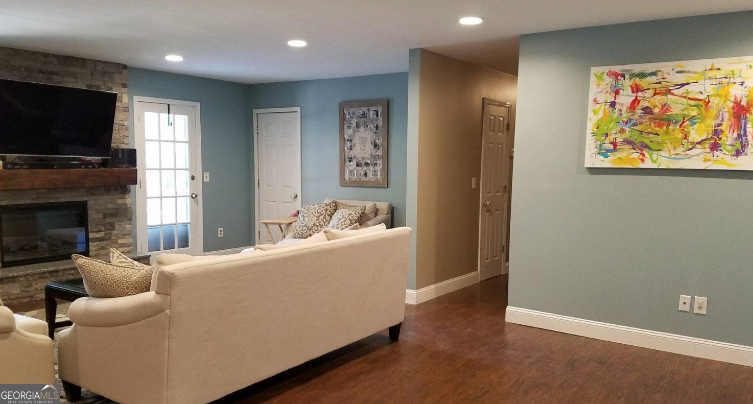 649 Crest Drive Lawrenceville - 4