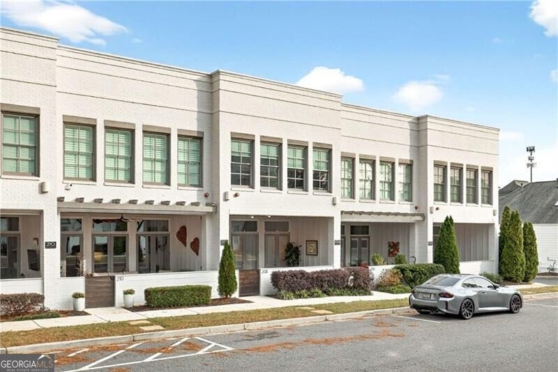 208 Sessions Street Woodstock - 2