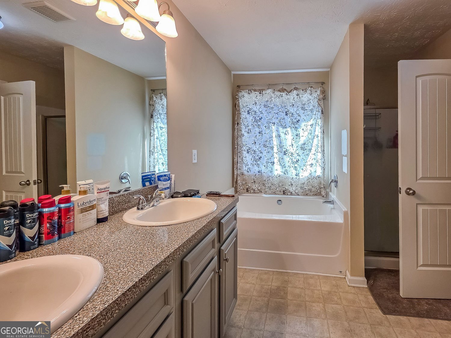 123 Willow Springs Drive Dallas - 24