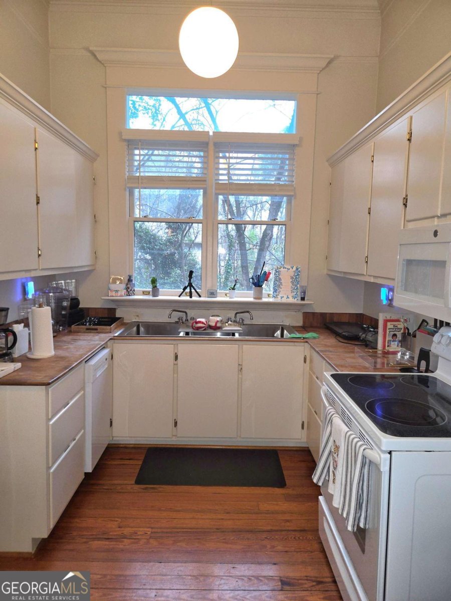 2569 Riverbend Road Athens - 27