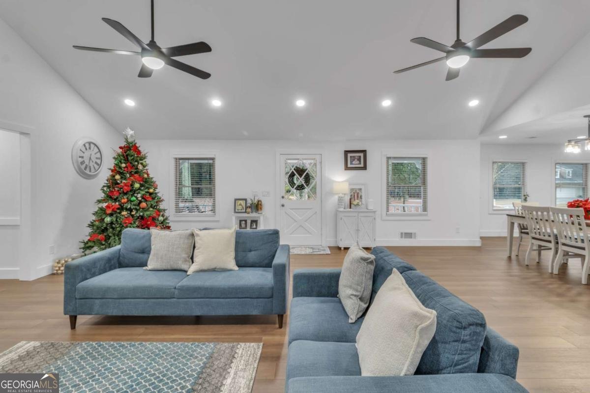 520 Herring Road Grayson - 10