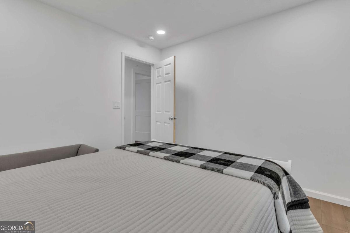 520 Herring Road Grayson - 25