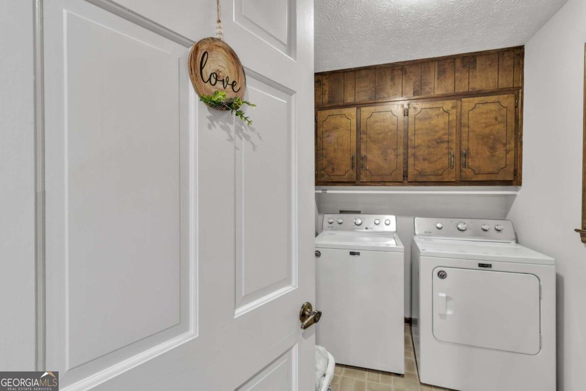 520 Herring Road Grayson - 32