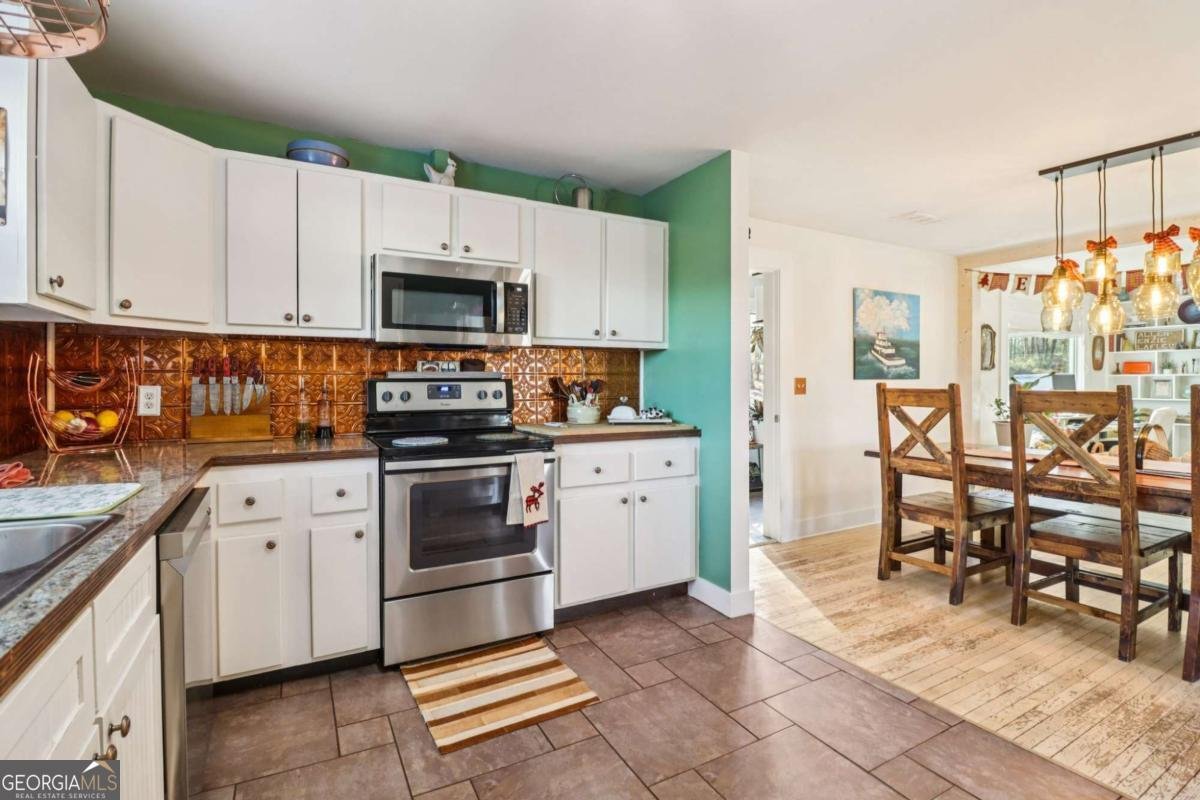 6150 Oak Grove Circle Cumming - 24