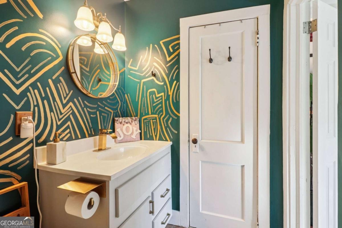 6150 Oak Grove Circle Cumming - 36