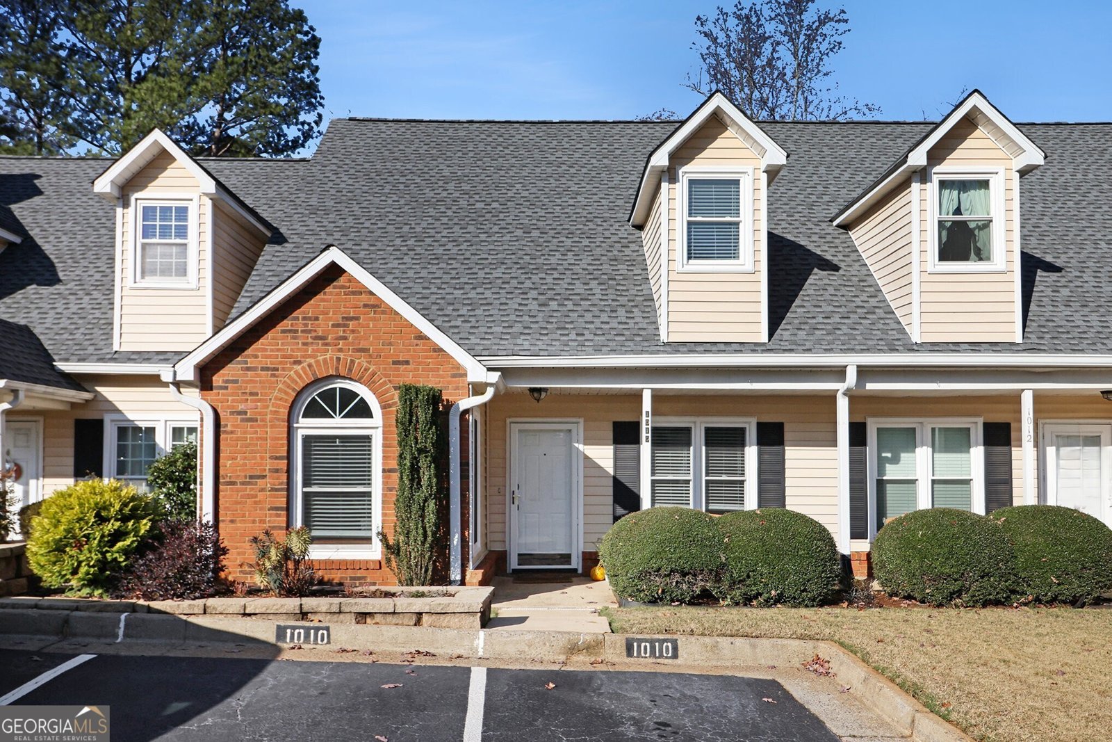 1010 Sasha Lane Roswell - main photo