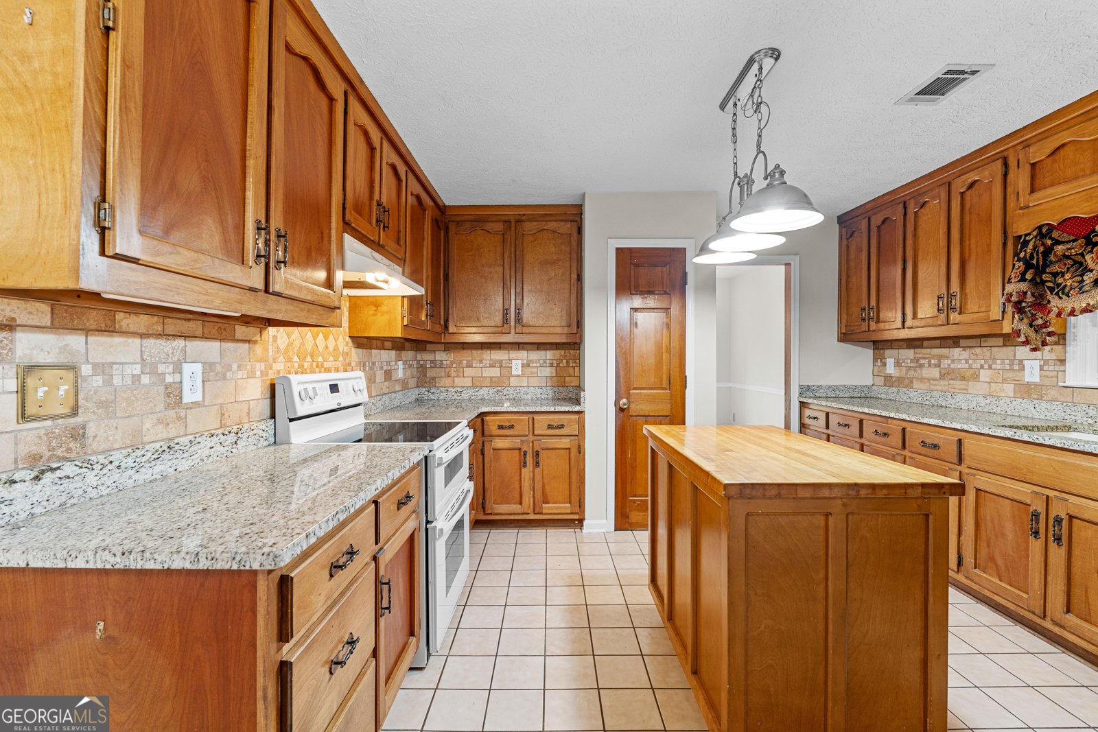 516 Old Senoia Road Fayetteville - 19