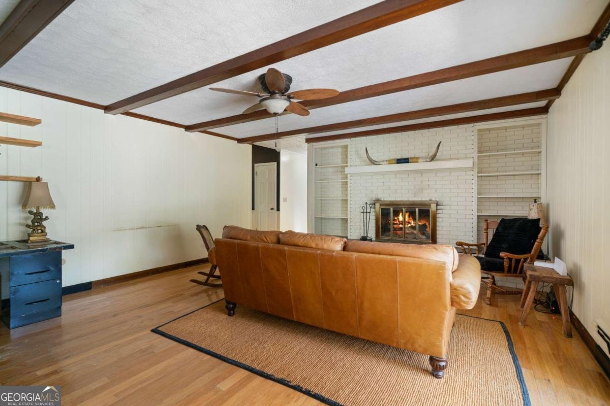 400 Simpson Road White - 14