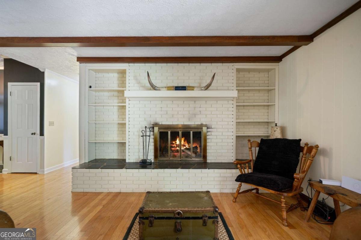 400 Simpson Road White - 15