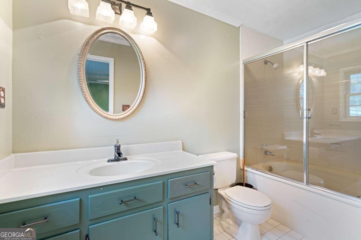 400 Simpson Road White - 24