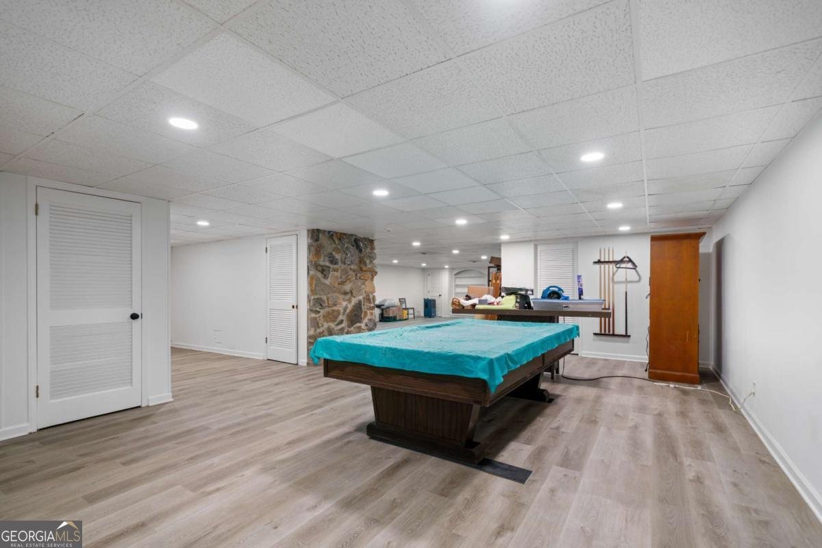 400 Simpson Road White - 25