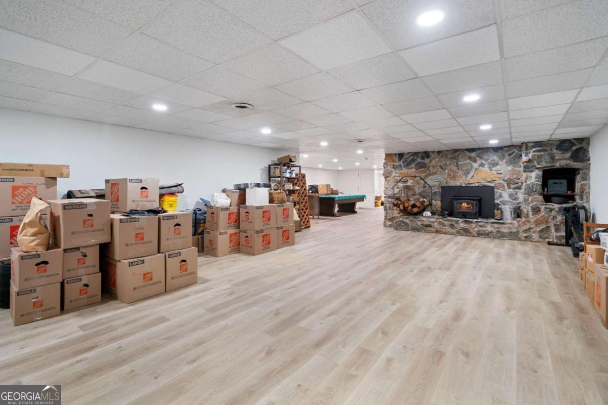 400 Simpson Road White - 27