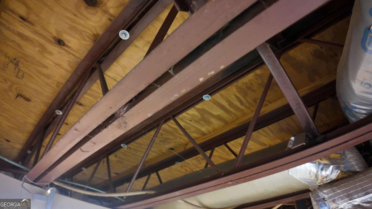 400 Simpson Road White - 37