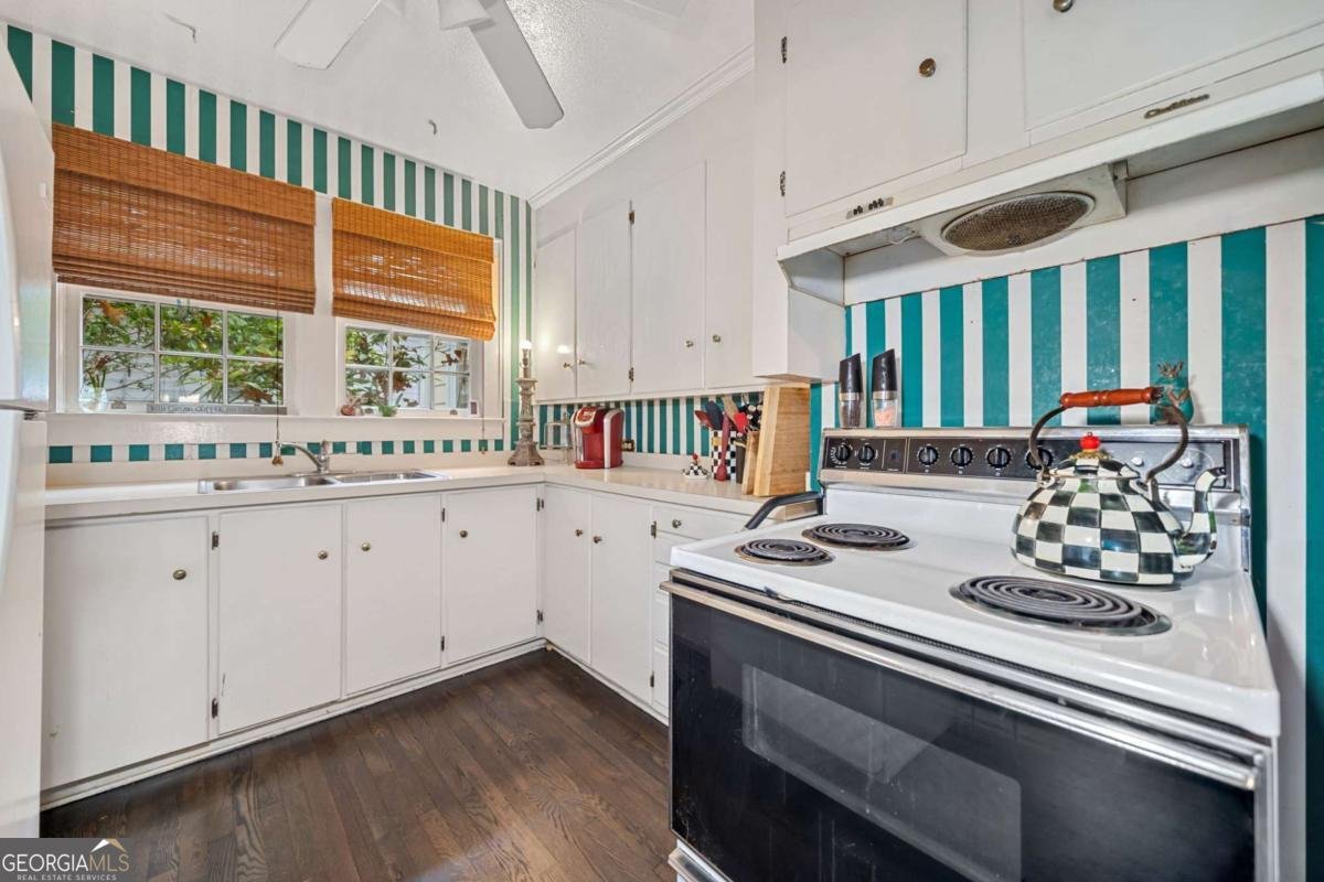 1047 LANIER Avenue Gainesville - 21