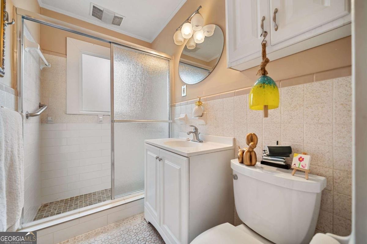 1047 LANIER Avenue Gainesville - 25