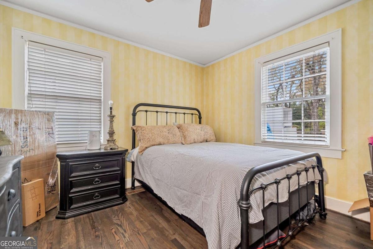 1047 LANIER Avenue Gainesville - 27