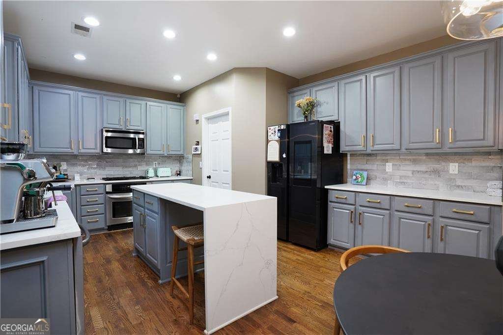 7185 Hartsfield Place Suwanee - 27