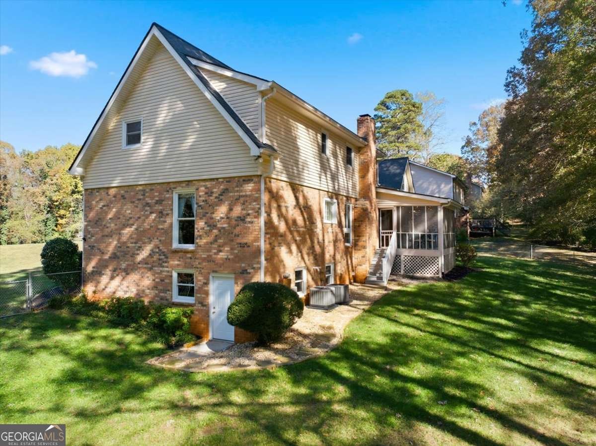 2334 Pine Point Drive Lawrenceville - 67