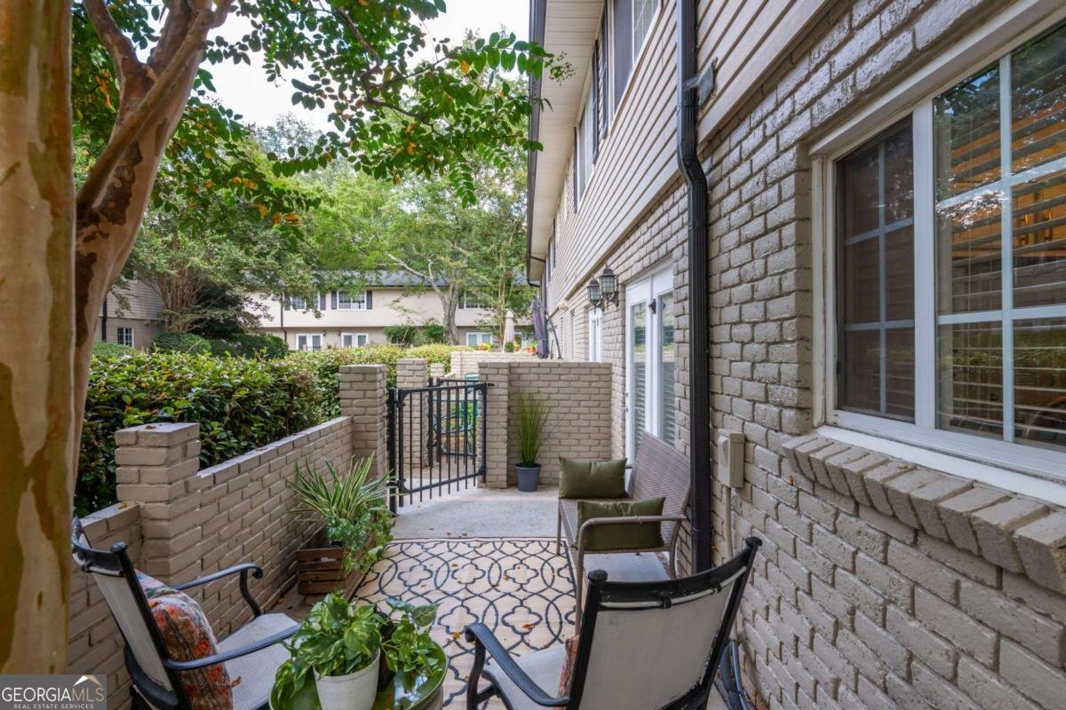 6940 Roswell Road Atlanta - 25